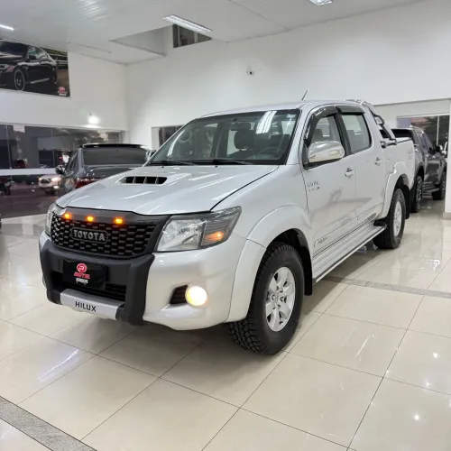Toyota Hilux CD SRV D4-d 4X4 3.0 TDI Diesel AUT 2012