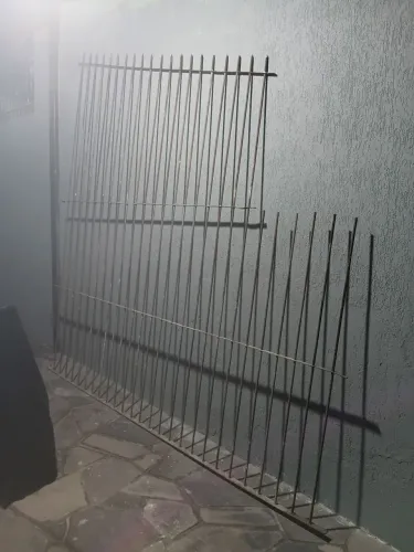 Grade de ferroxom ponteira- 2,5m×2,5m - usada e bom estado, não Entrego, precisa retirar..