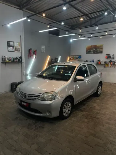 Toyota Etios X 1.3 Flex 16V 5P Mec. 2014