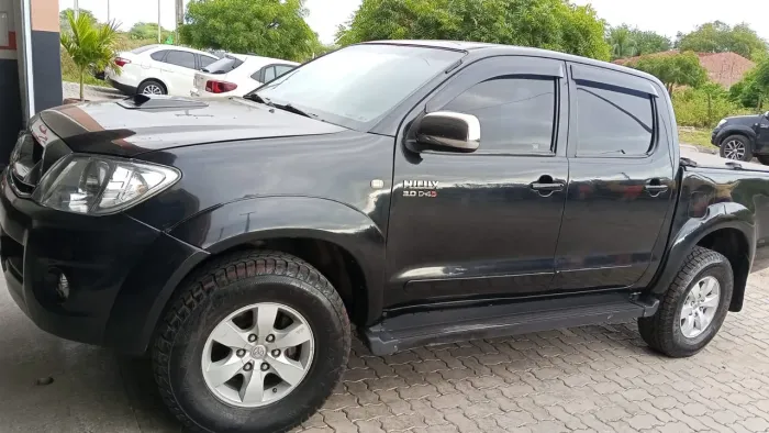 Toyota Hilux CD SRV D4-d 4X4 3.0 TDI Diesel AUT 2011