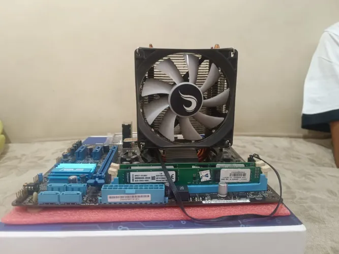 ? KIT COMPLETO - i7 3770 + 16GB RAM DDR3 + Placa-mãe PH61-M