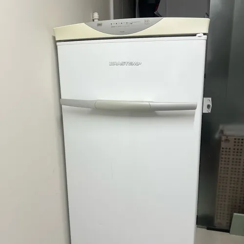 Freezer vertical 197L
