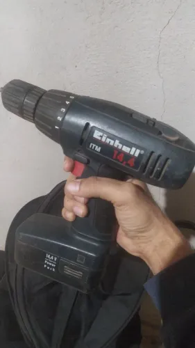 Furadeira elétrica