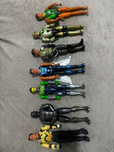 Bonecos max steel