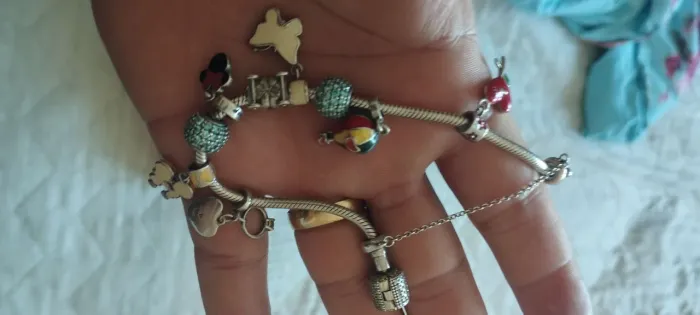 Pulseira VIVARA original com 10 berloques originais, BARATO, passa cartão 