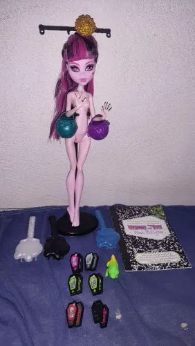 Boneca Monster High Draculaura Intercâmbio + lote de acessórios