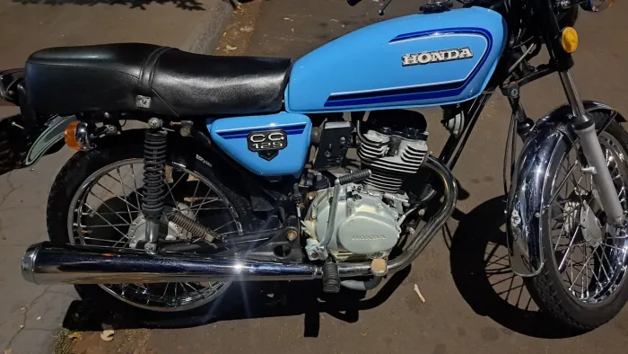 Vendo cg 125 82 elefantinho muito conservada !!