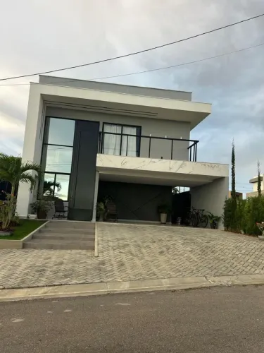 Vendo casa de 4 suites sendo 3 closet no Bela vita