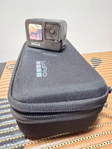 GoPro Hero 9 - Kit Completo com Vários Acessórios de Fixação