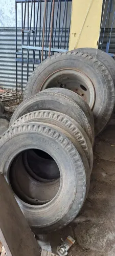 Pneus caminhão e onibus