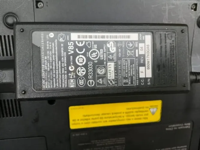 fonte bivolt universal para laptop notebook