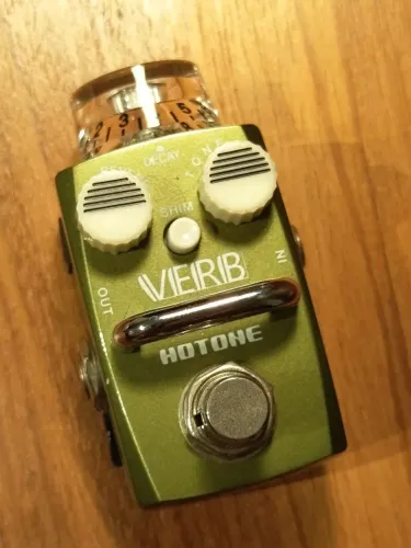 Hotone Skyline Verb (com caixa)