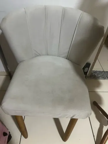 Vendo cadeira de penteadeira 100