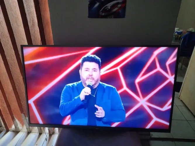 Tv 55 smart 4k philco, sistema android ,podendo instalar face Instagram etc