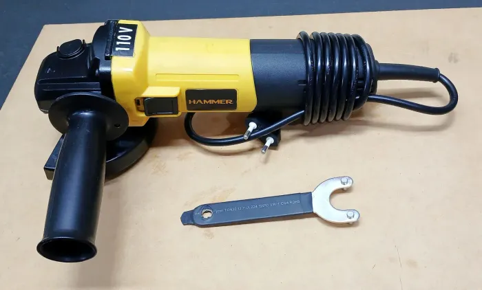 Esmerilhadeira Angular Hammer EM900 - 900W 110V Seminova