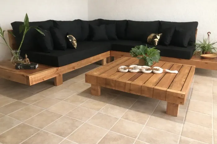 Sofá em madeira maciça