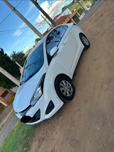 Hyundai HB20S C.style/c.plus1.6 Flex 16V Aut. 4P 2015