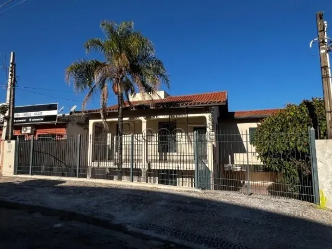 Sobrado para alugar em Valinhos, Vila São José, com 1 suíte, com 283 m²