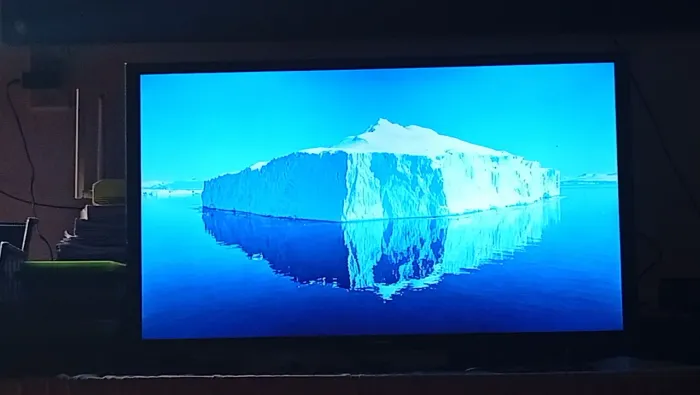 Vendo Televisão ( não é smart)