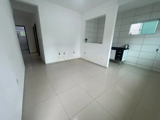 Apartamento com 2 quartos no bairro Ingleses do Rio Vermelho, Florianópolis.