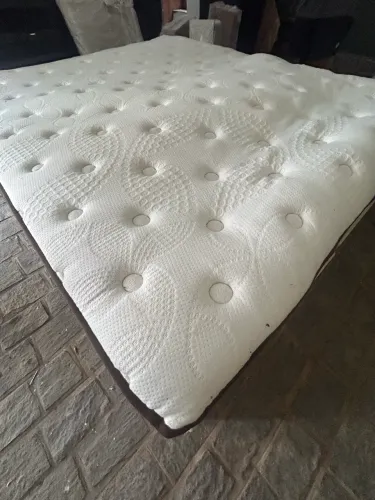 Colchão Queen Molas Ensacadas Visco Gel e Pillow Top Ultra Plush Hampton  F.A. Colchões