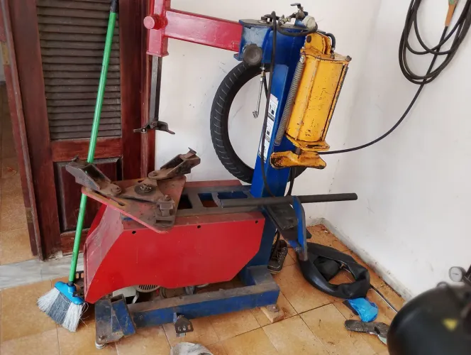 Máquina de pneu