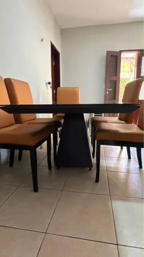 Mesa de Jantar com 06 lugares