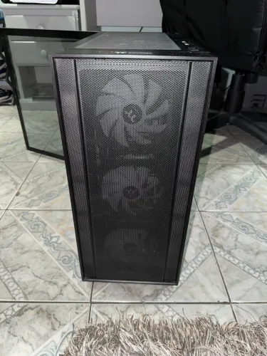 Gabinete Thermaltake H570 Tv (negociável)