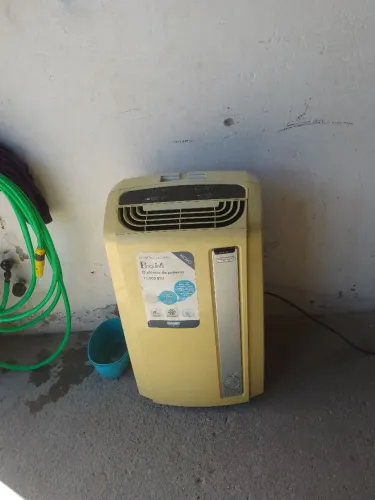 Vende se um ar-condicionado delonghi