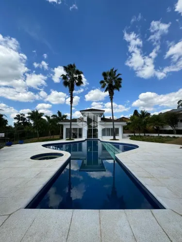 CASA DE LUXO EM CONDOMÍNIO EM ATIBAIA/SP.