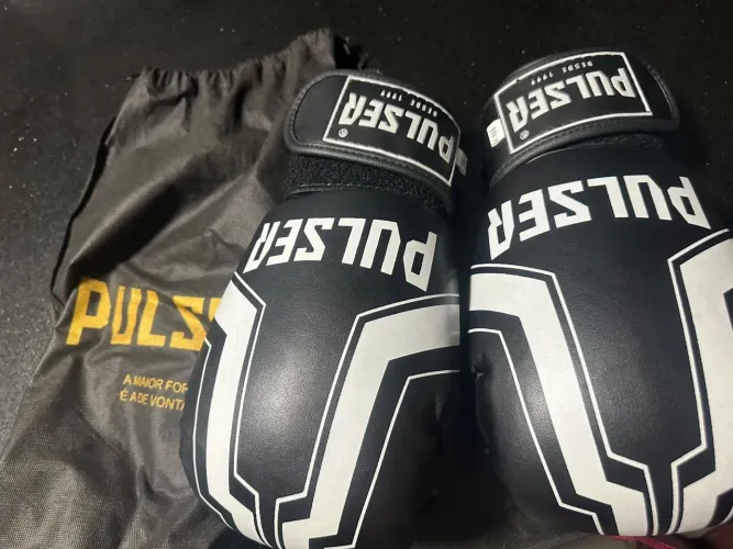 3 Luvas de Box/Muay thai R$150 cada