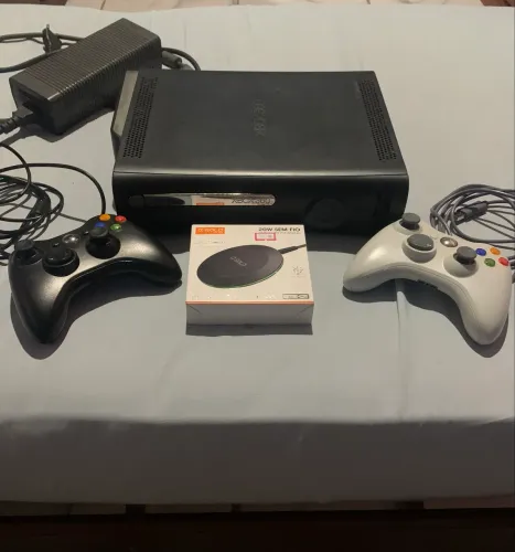 Vendo Xbox 360 com vários jogos