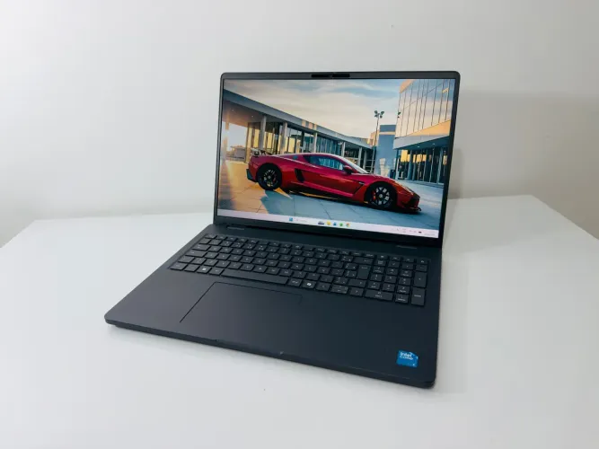 Notebook Dell Pro 16-Core 5 (15th)-16GB Ddr5-SSD 512GB Nvme-Tela 16 FHD IPS