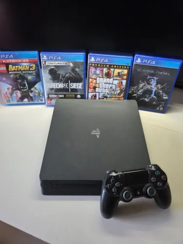 PS4 SLIM 1TB + 1 Controle Original + 8Jogos (Com GTA V e Red Dead 2))