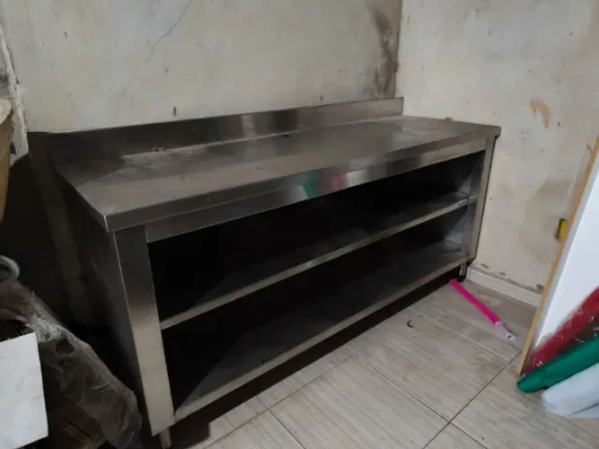 Mesa Bancada Em Aço Inox com Espelho e Prateleira