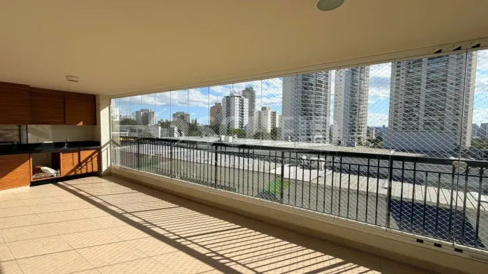 Locacão no condominio Les Jardins