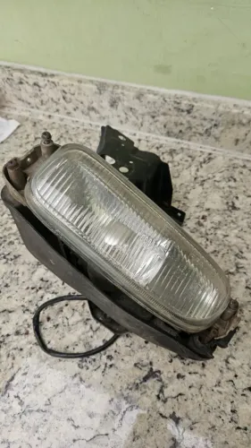 Farol de Milha do Mazda 626 - 1997 - 1(Uma unidade)