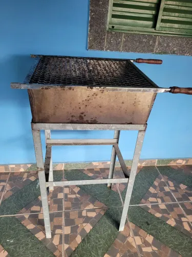 Churrasqueira de metal
