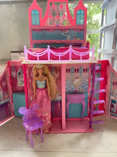 Barbie princesa + maleta