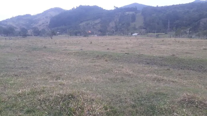 Terreno em Imbituba com 140m de frente p BR 101. 