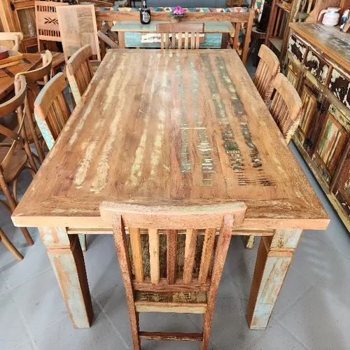 Mesa Com Tinta De Demolição