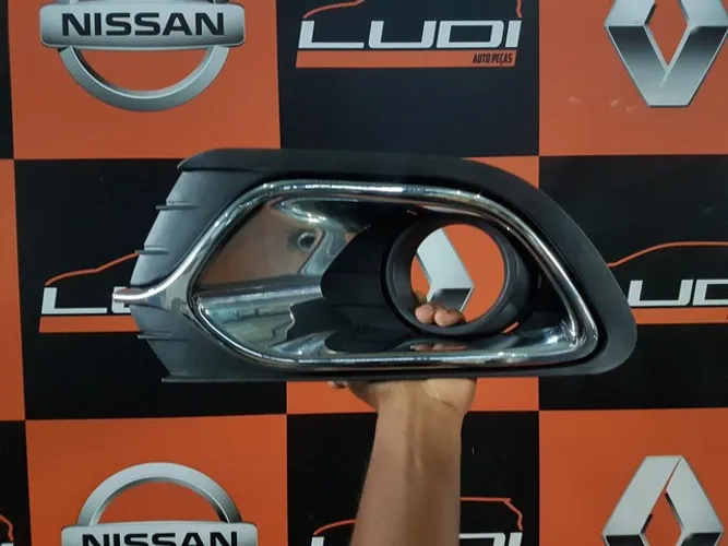 Acabamento farol de milha esquerdo logan 2015 a 2020