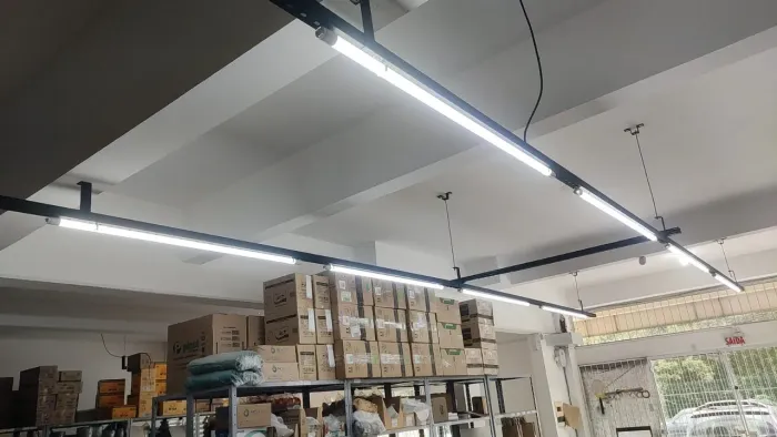 Sistema de iluminação para lojas