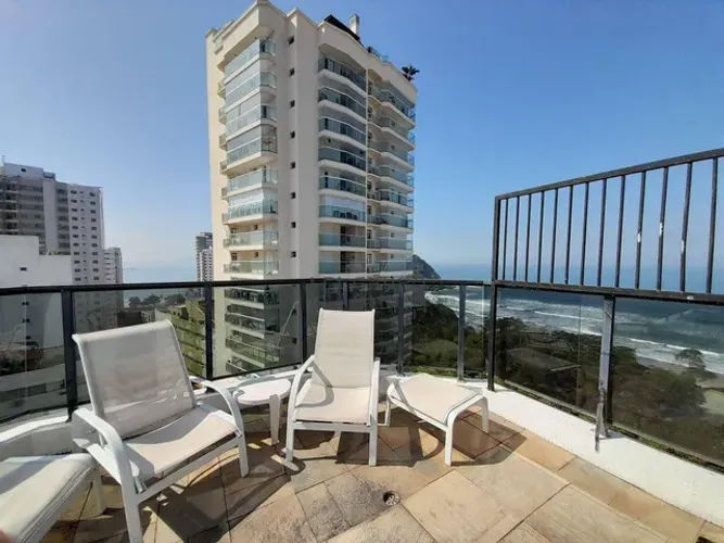 Cobertura com 3 dormitórios à venda, 200 m² por R$ 1.400.000,00 - Praia do Tombo - Guarujá