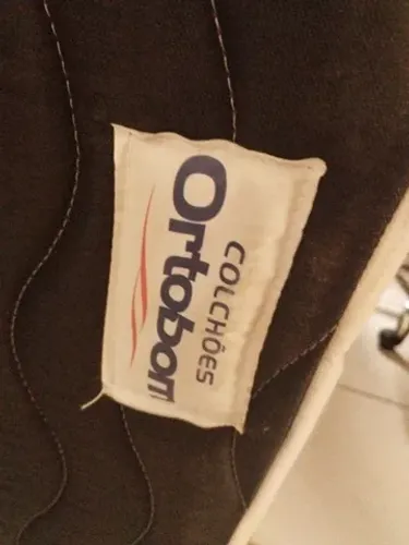 BOX reforçada em excelente estado de conservação