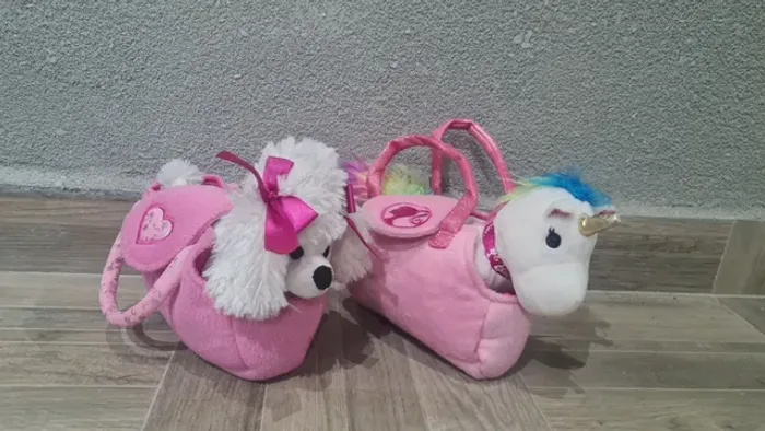 Pelúcias com Bolsa de Viagem da Barbie - Poodle e Unicórnio 