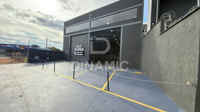 Galpão Comercial para Locação com 450 m² na Avenida Vieira Santos.