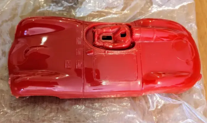 Jaguar Vermelho original da Estrela para montar - nunca montado