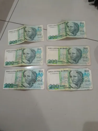 6 Cédulas antigas de 200 cruzeiros 