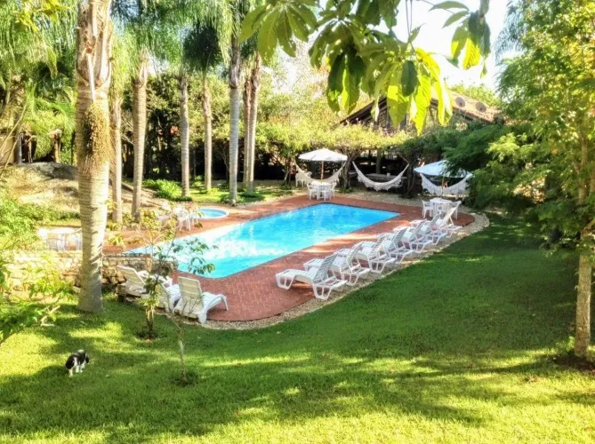 Linda Pousada com 37 quartos na praia brava, Florianópolis, SC.